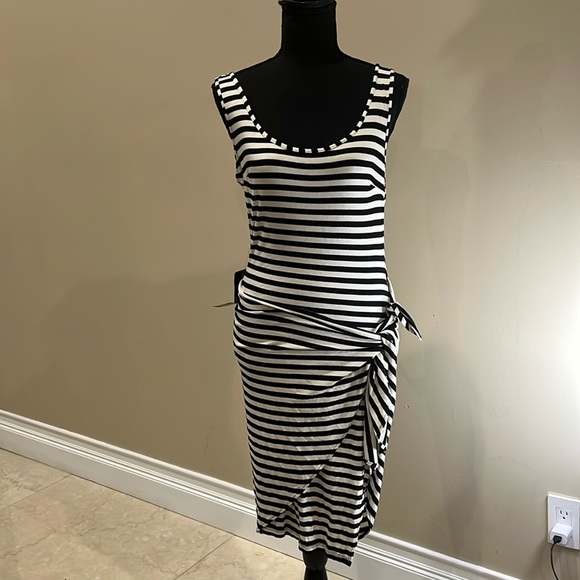 Bebe striped wrapped dress - Picture 1 of 8